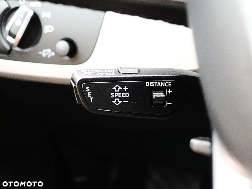 Audi A4 Avant 35 TDI S tronic - 33