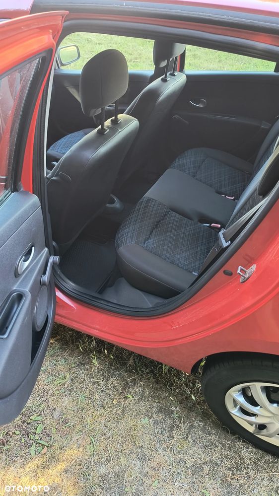 Renault Clio 1.2 16V Authentique - 15