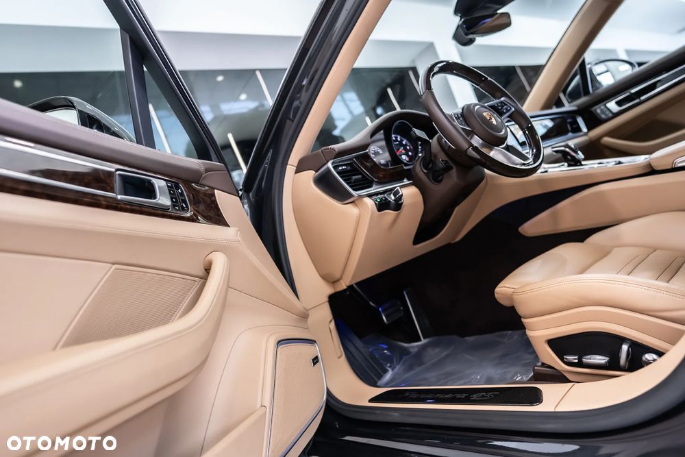 Porsche Panamera 4S GPF Executive - 24