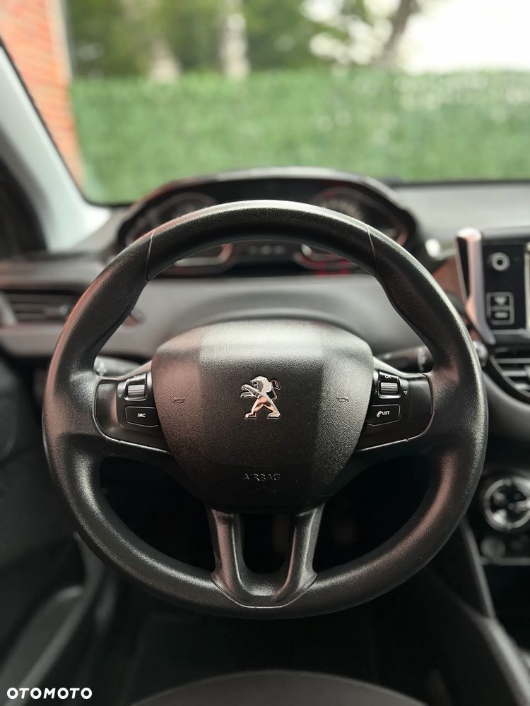 Peugeot 208 - 32
