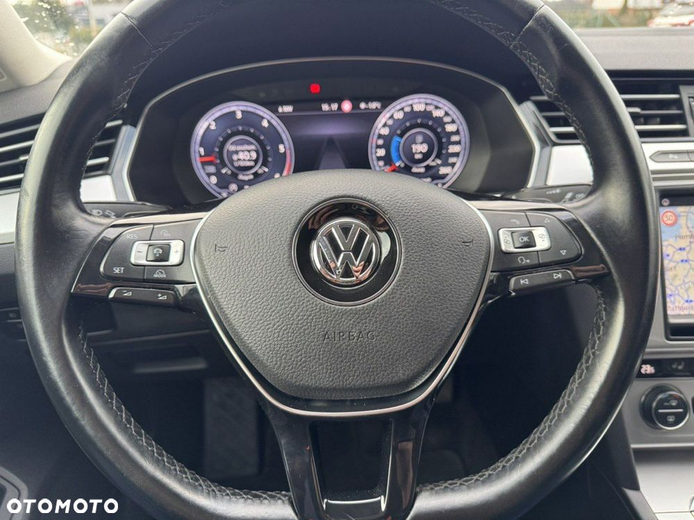 Volkswagen Passat 1.6 TDI SCR DSG Comfortline - 27