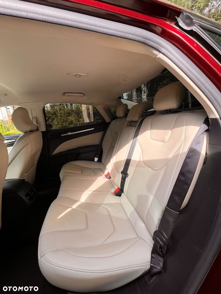 Ford Fusion - 10