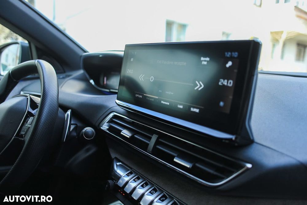 Peugeot 3008 1.2 PureTech 130 EAT8 GT - 35