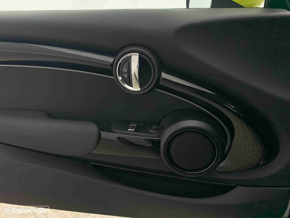 MINI 3 Portas Cooper SE Camden Edition - 13