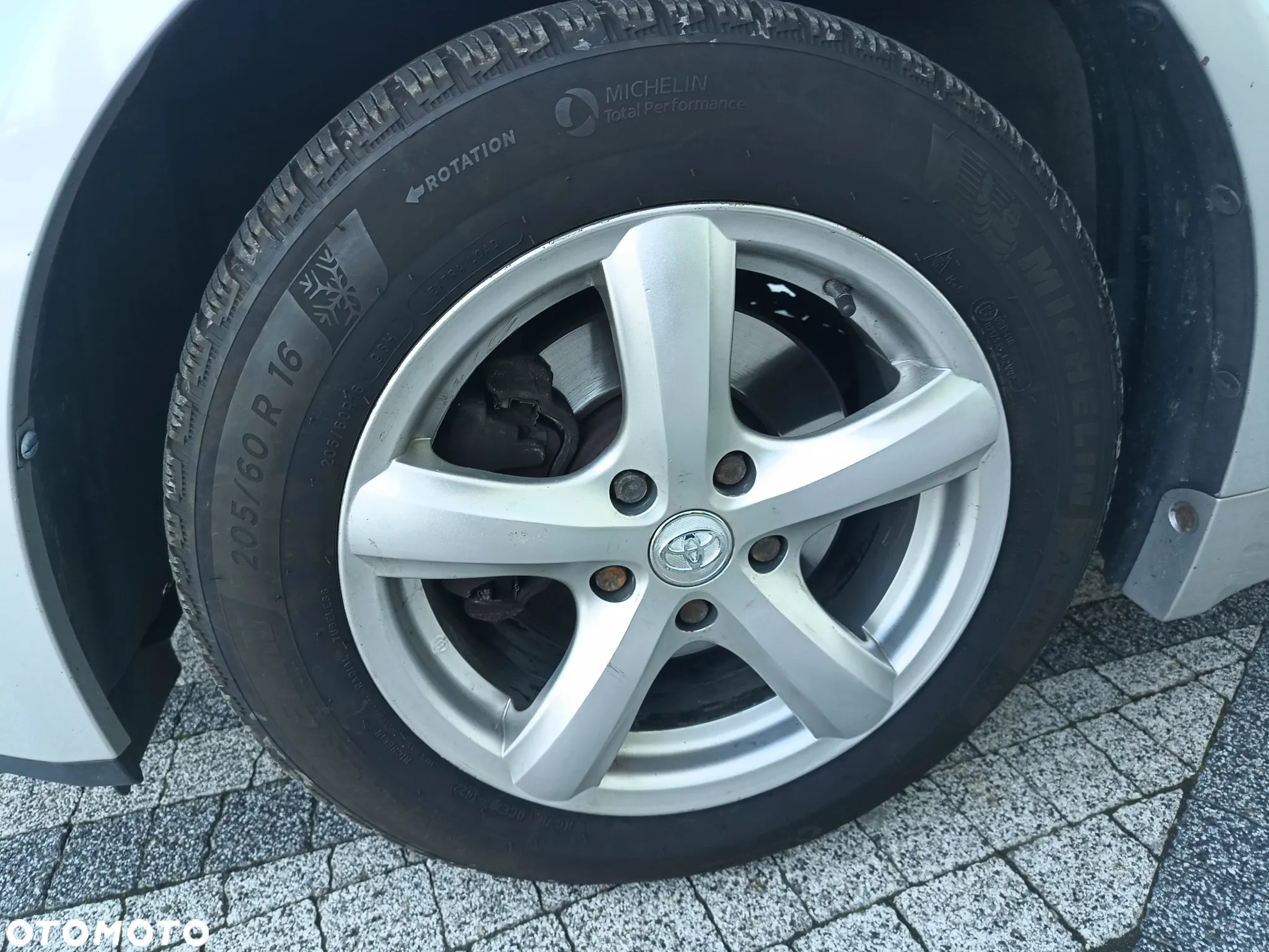 Toyota Avensis 1.8 Luna - 15