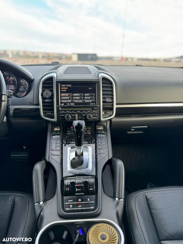 Porsche Cayenne Platinum Edition - 10