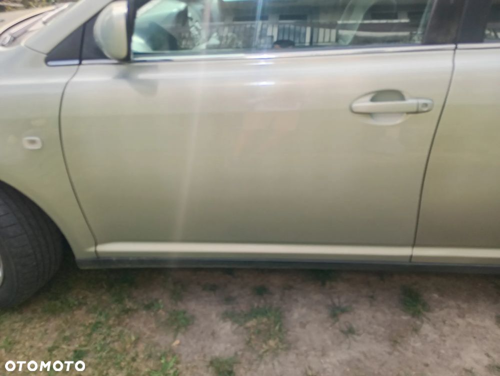 Toyota Avensis 1.6 VVT-i Terra - 30