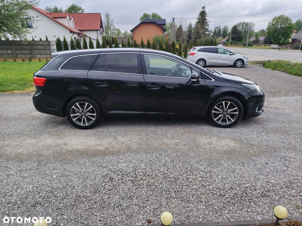 Toyota Avensis 1.8 Comfort - 6