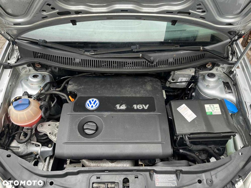 Volkswagen Polo 2002 photo 3