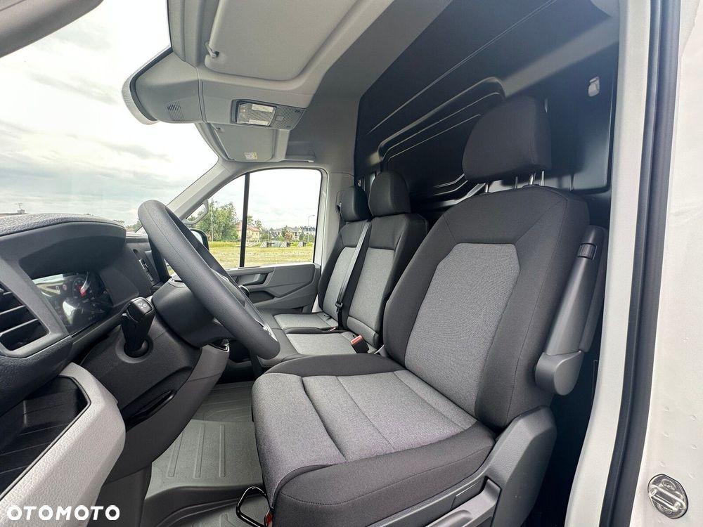 Volkswagen Crafter 35 2.0 TDI L3H3 3640 177 KM - 11
