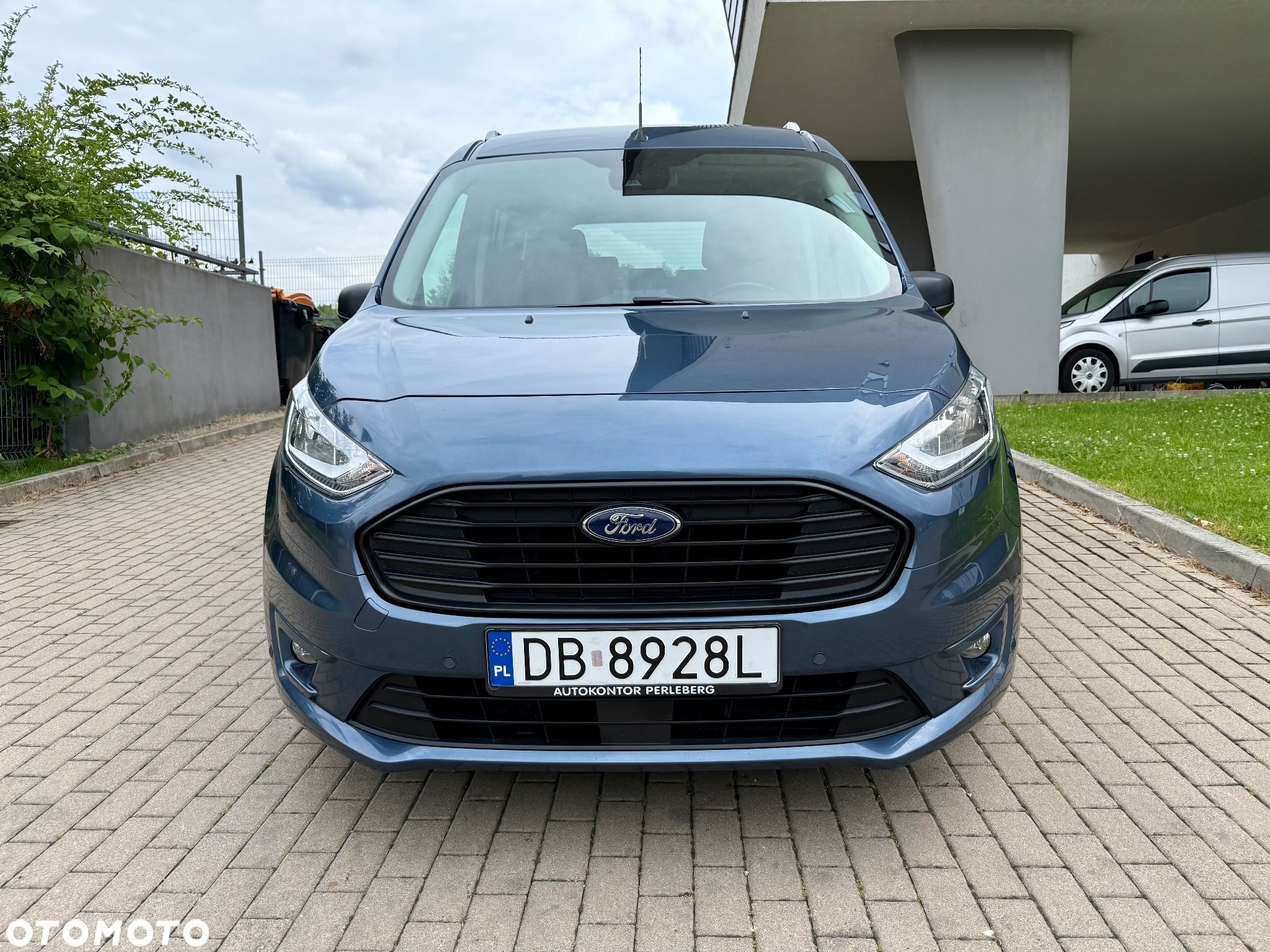 Ford Tourneo Connect Grand - 2
