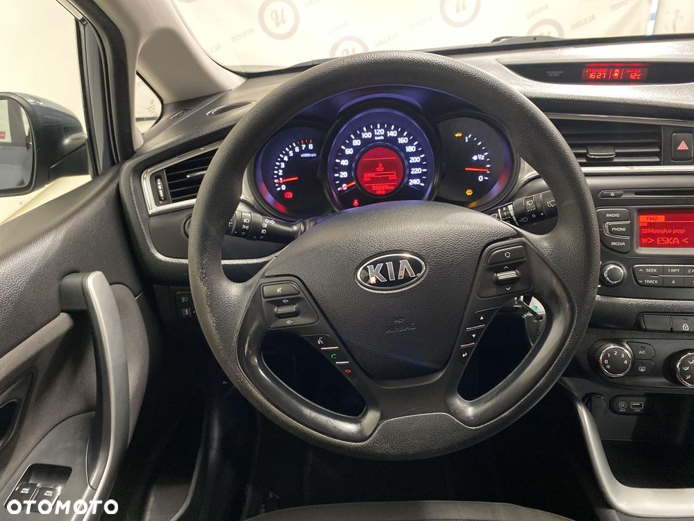 Kia Ceed - 12