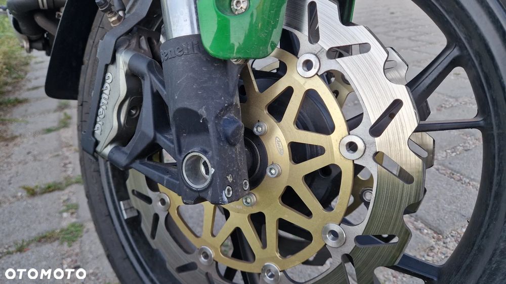 Benelli 752 S - 12