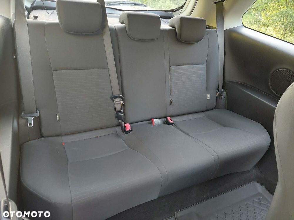Toyota Yaris - 13