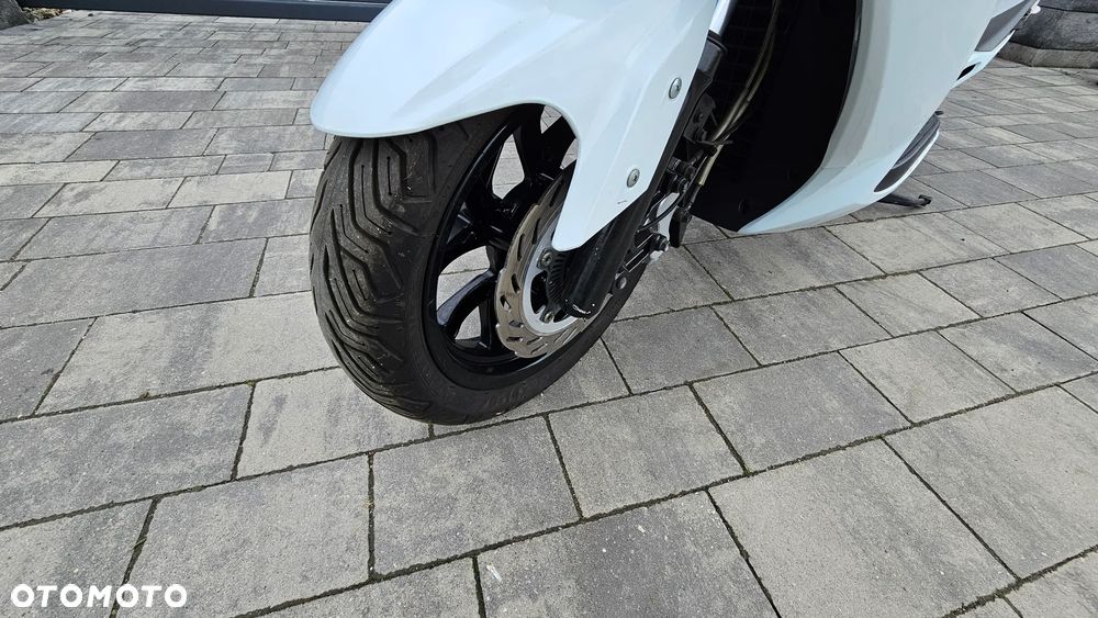 SYM GTS - 9