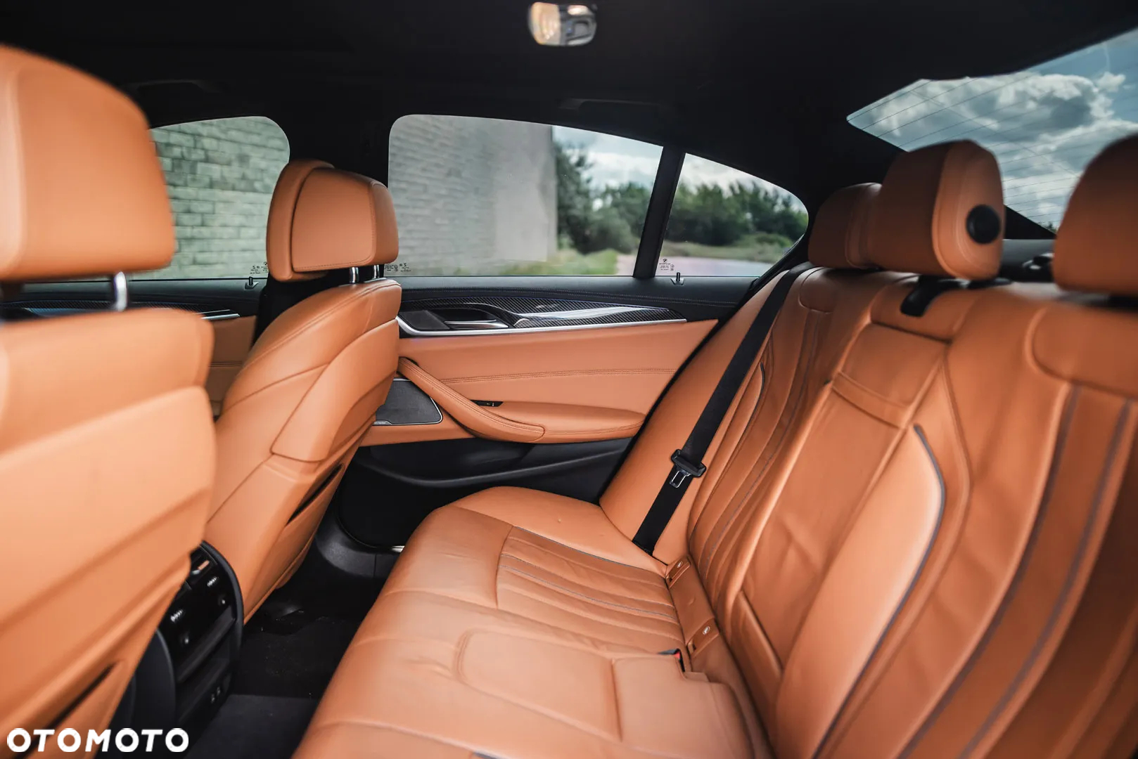 BMW Seria 5 M550i xDrive sport - 26