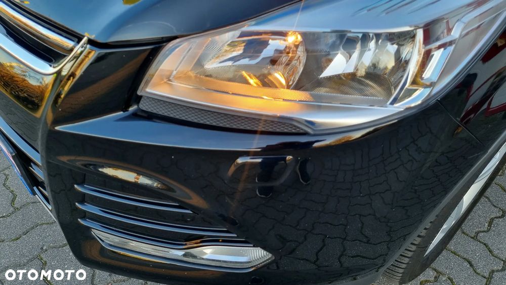 Ford Kuga 2.0 TDCi 2x4 Titanium - 12