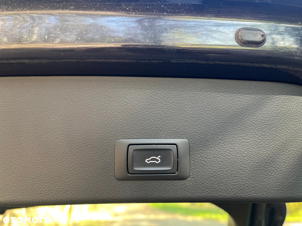 Audi A6 Avant 2.0 TDI Ultra S tronic - 8