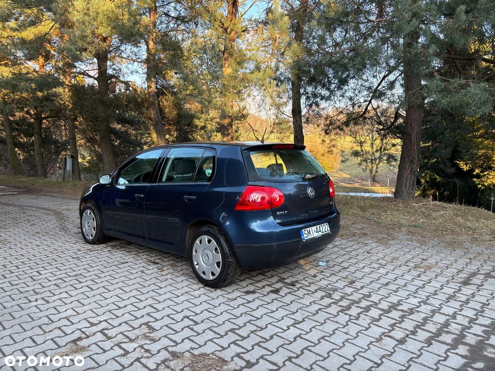 Volkswagen Golf 1.9 TDI Comfortline DSG - 4