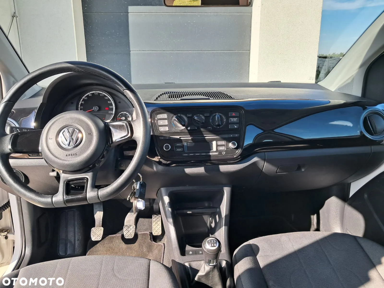 Volkswagen up! (BlueMotion Technology) high - 13