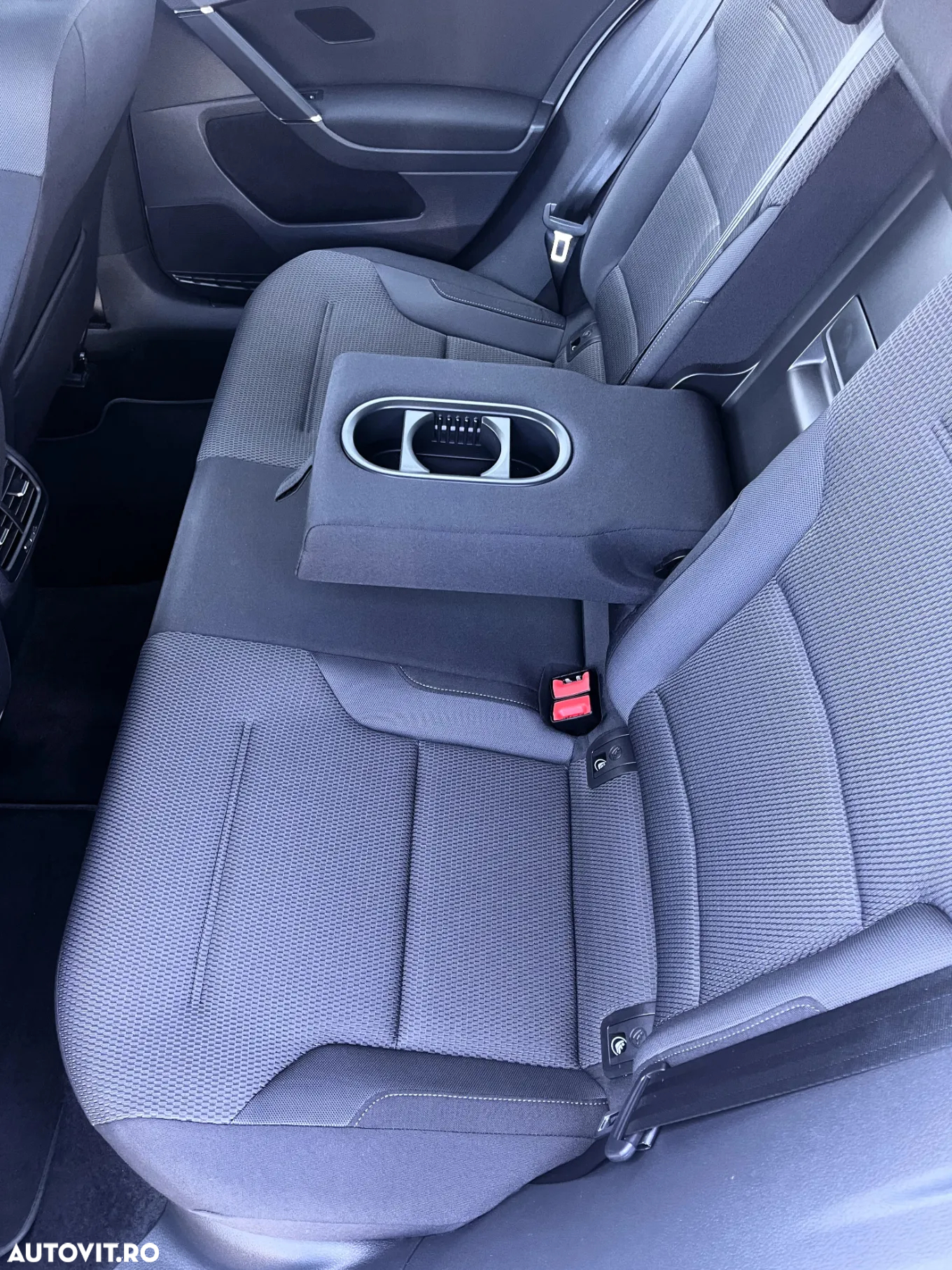 Volkswagen e-Golf - 11