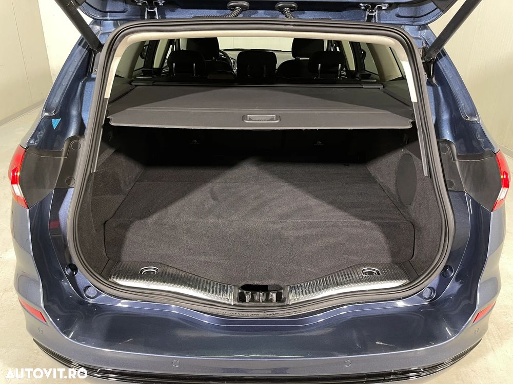 Ford Mondeo 2.0 HEV Titanium - 13