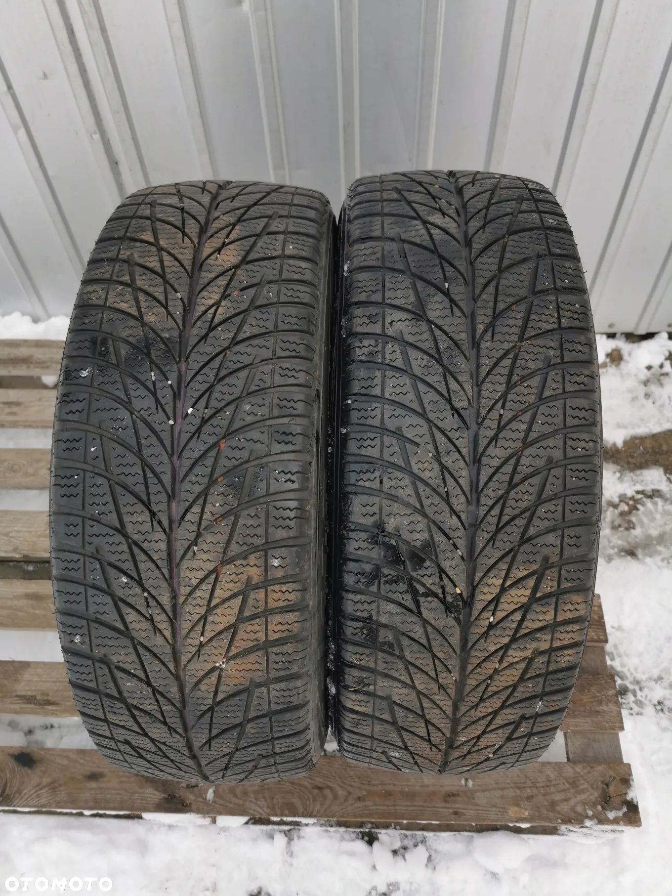 Opony zimowe 205/60 R16 2 sztuki - 1
