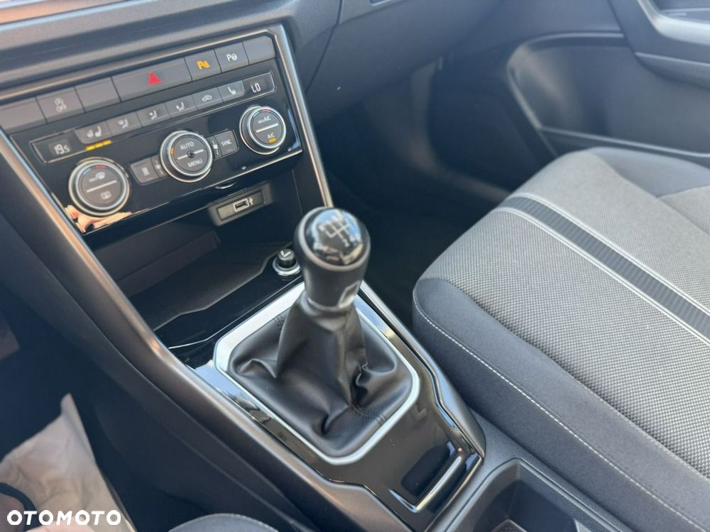 Volkswagen T-Roc - 35