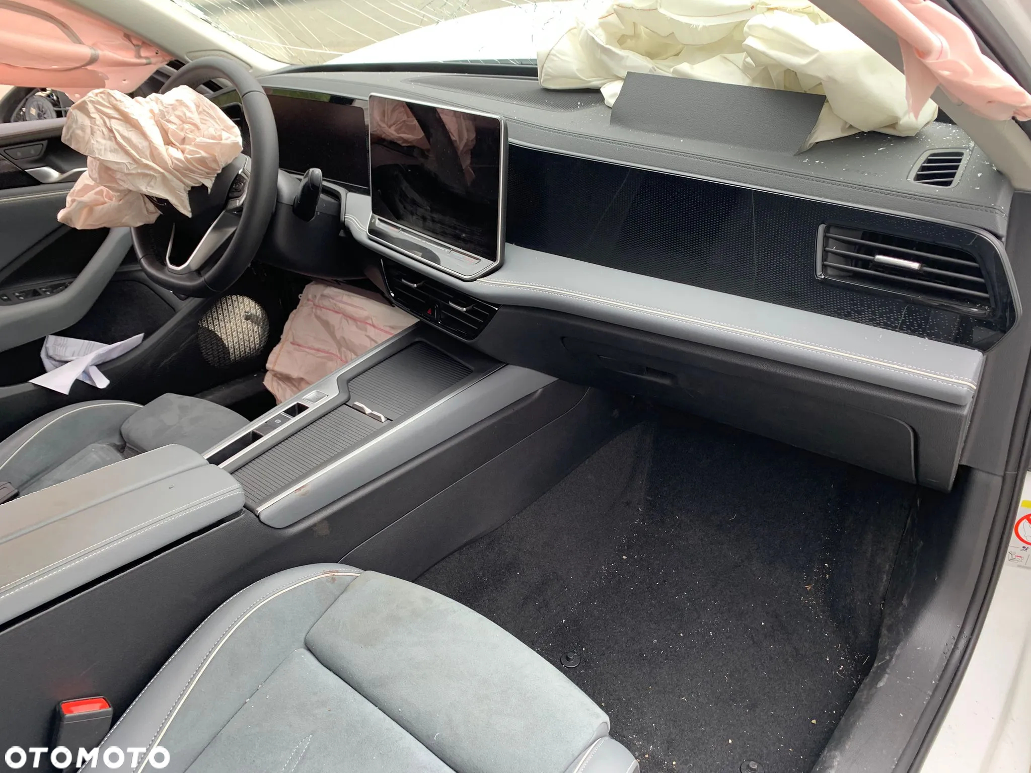 Volkswagen Passat Variant 1.5 e-Hybrid OPF DSG Business - 12