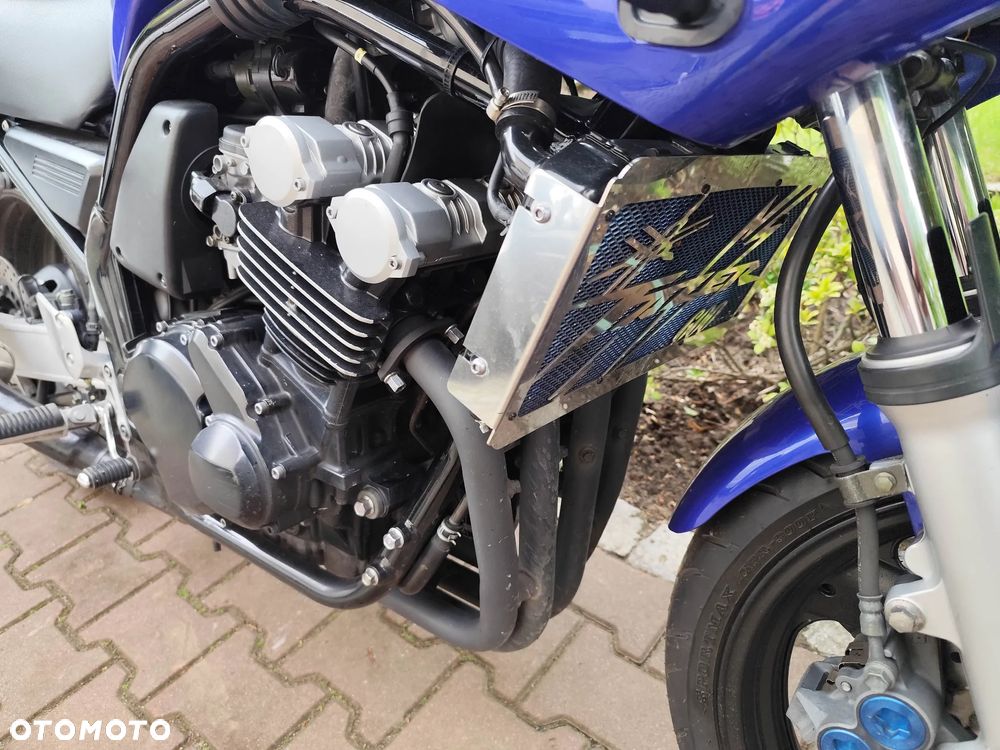 Yamaha FZS - 5