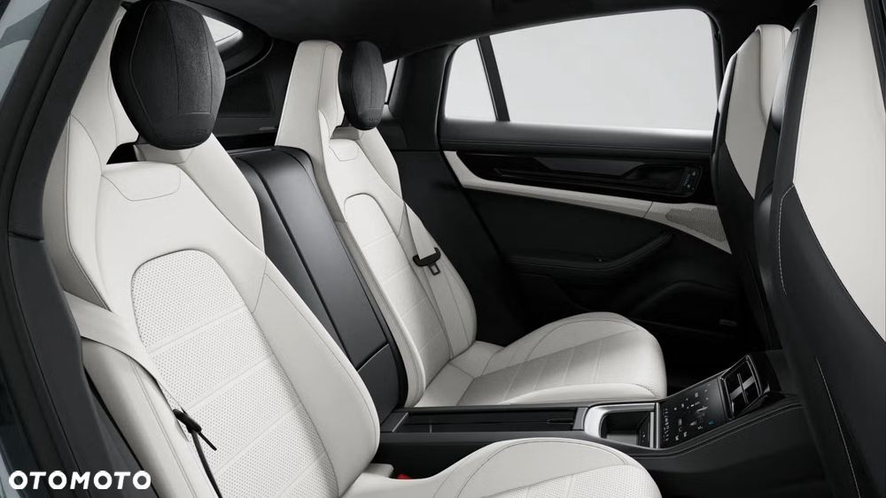 Porsche Panamera 4 - 8