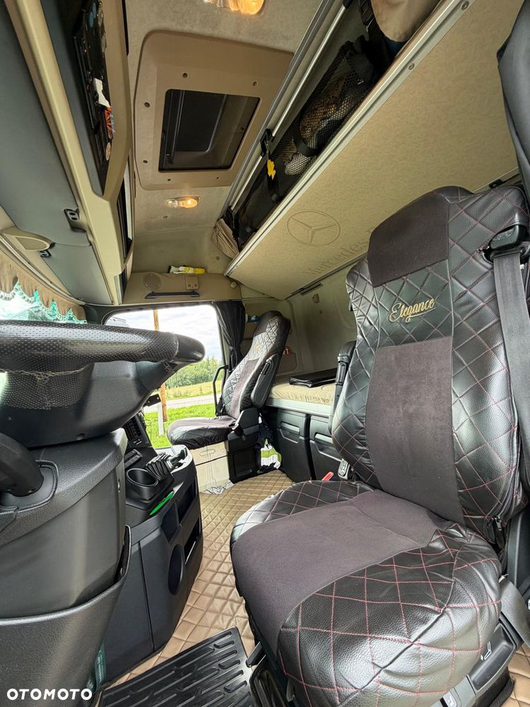 Mercedes-Benz Actros - 13