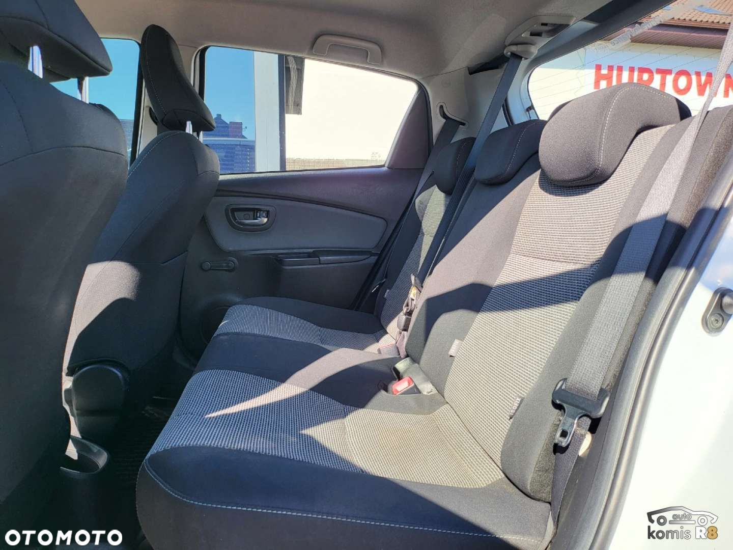 Toyota Yaris - 25