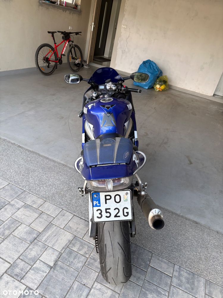 Yamaha R6 - 4