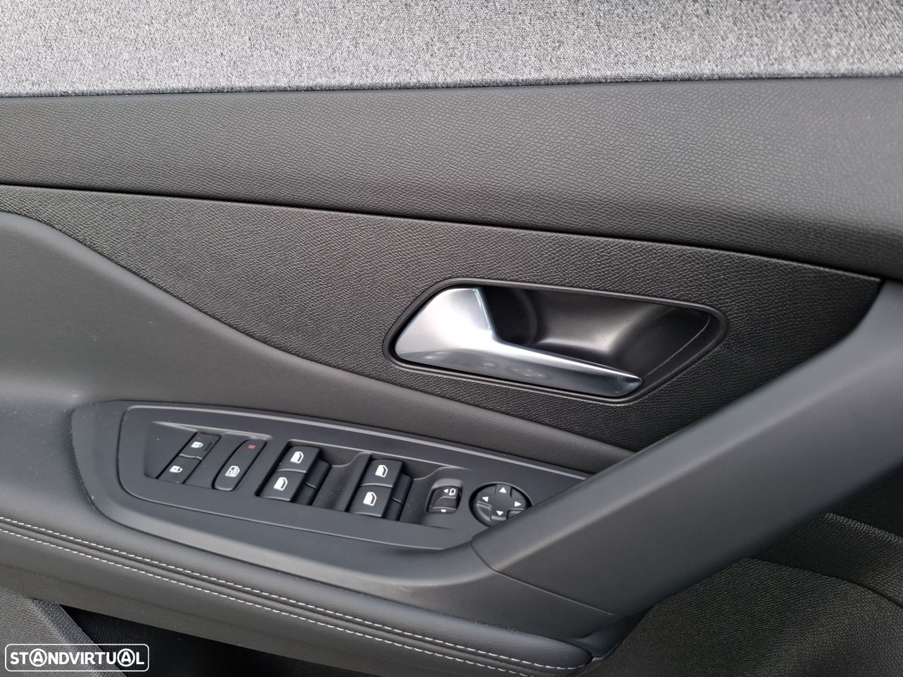 Peugeot e-308 54 kWh Allure - 21