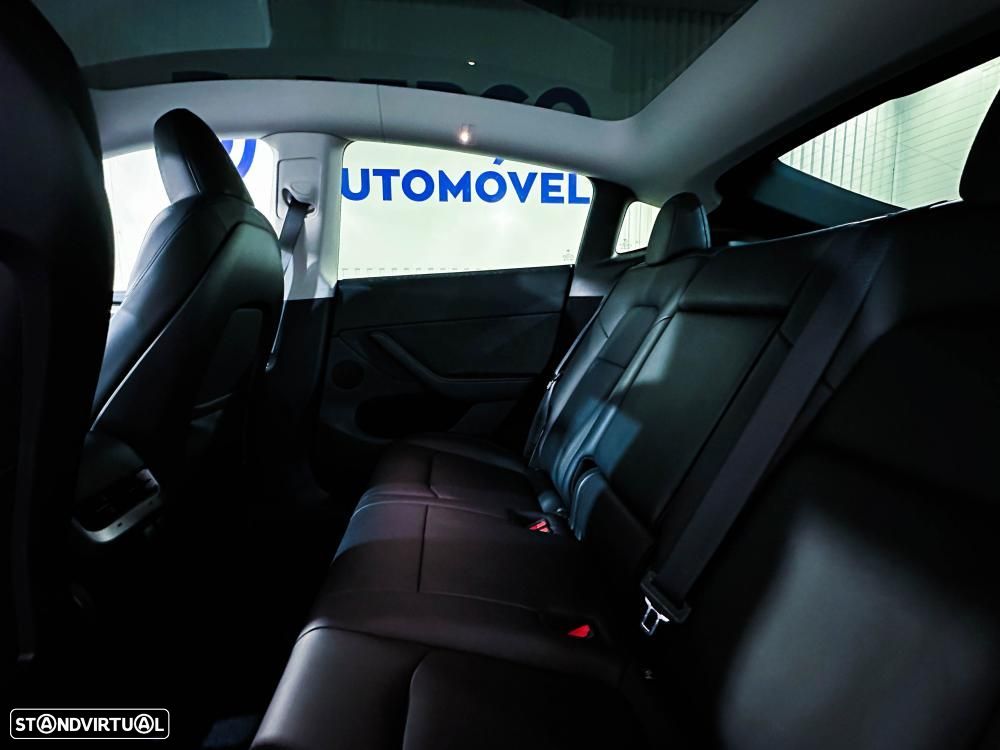 Tesla Model Y Long Range Dual Motor AWD - 10