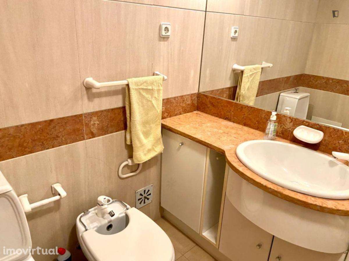 Quarto - localizado em Telheiras Lisbon - Grande imagem: 5/11