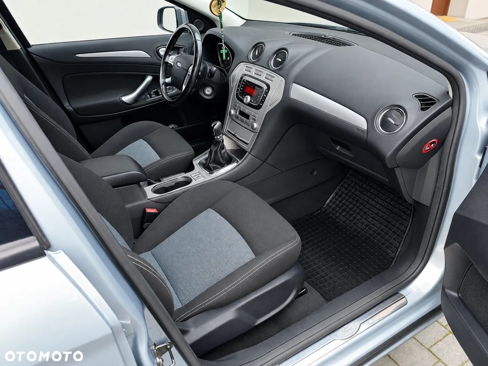 Ford Mondeo - 10