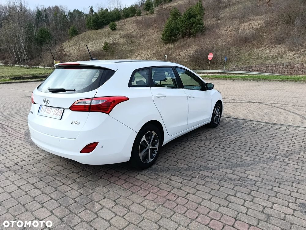 Hyundai i30 blue Kombi 1.6 GDi Style - 5