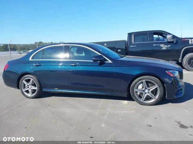 Mercedes-Benz Klasa E 300 9G-TRONIC - 11