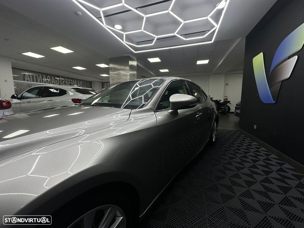 Lexus IS 300H Sport Edition - 7