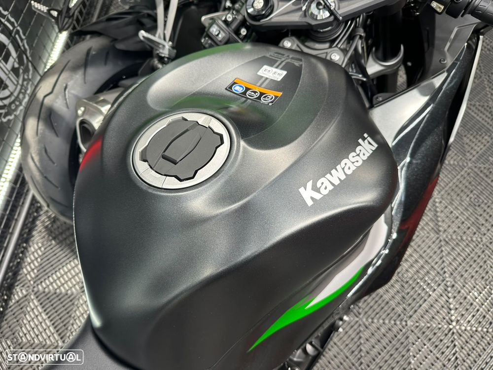 Kawasaki ZX 6R 2027 - 6