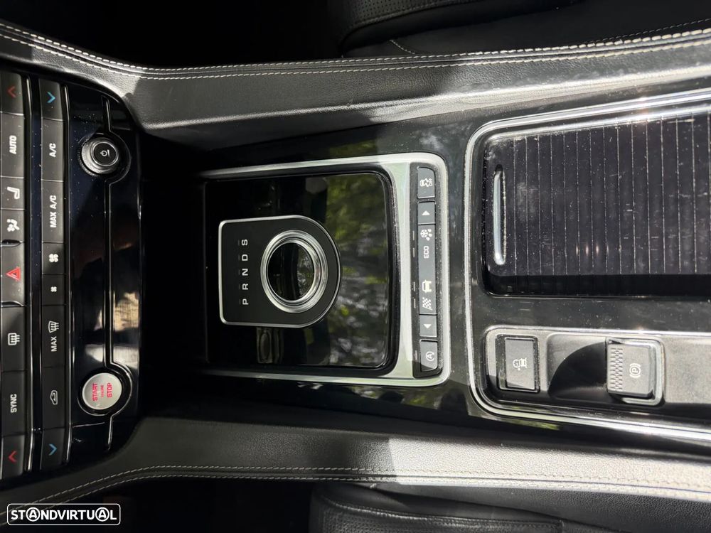 Jaguar F-Pace 20d Aut. R-Sport - 24
