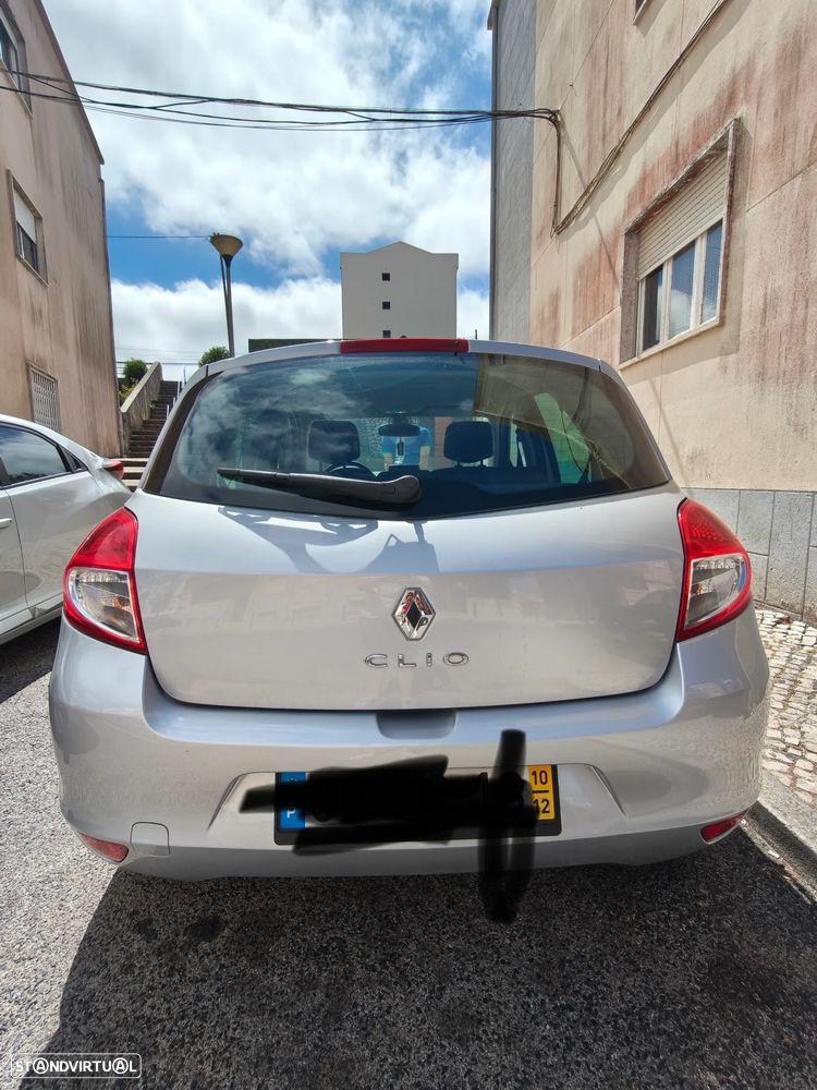 Renault Clio 1.5 dCi Dynamique S - 6