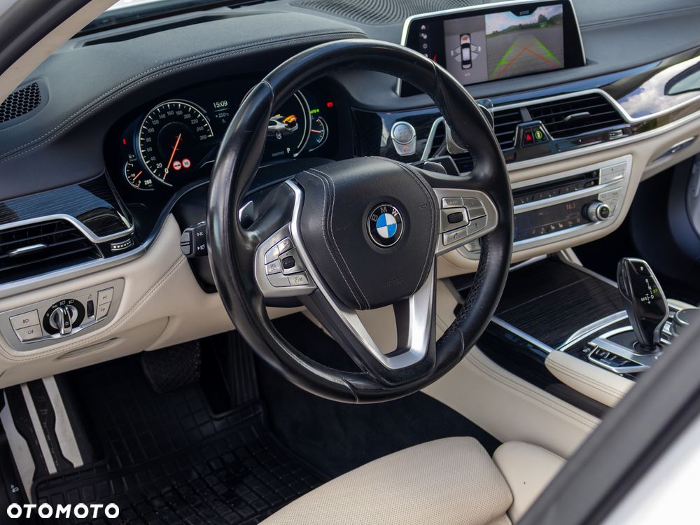BMW Seria 7 730Ld xDrive - 17