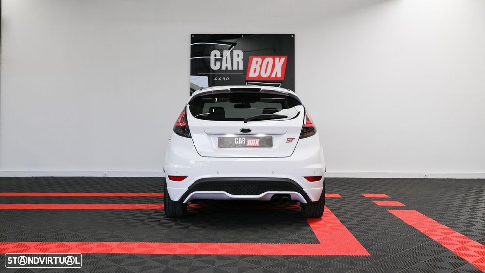 Ford Fiesta 1.6 EcoBoost ST - 23