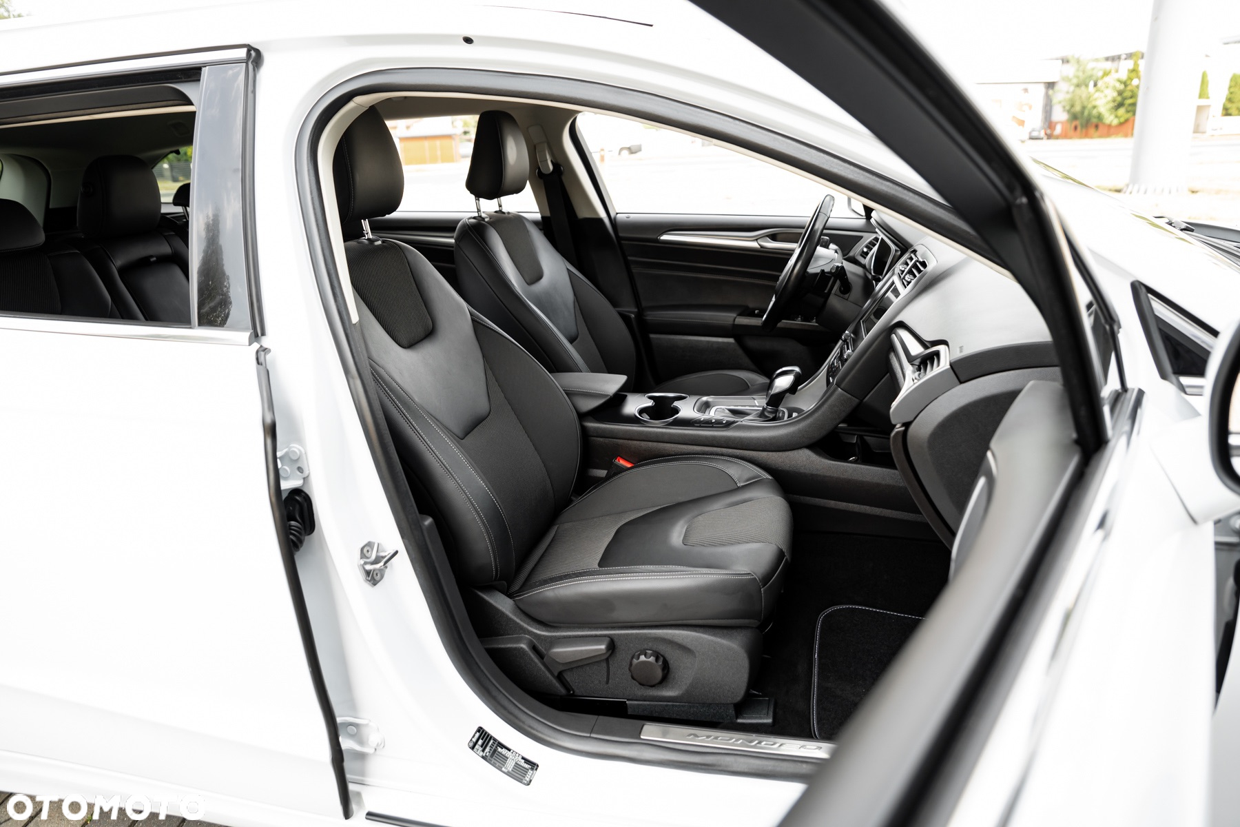 Ford Mondeo 2.0 TDCi Titanium PowerShift - 27
