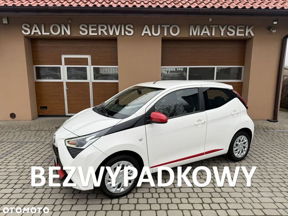 Toyota Aygo x-play - 1