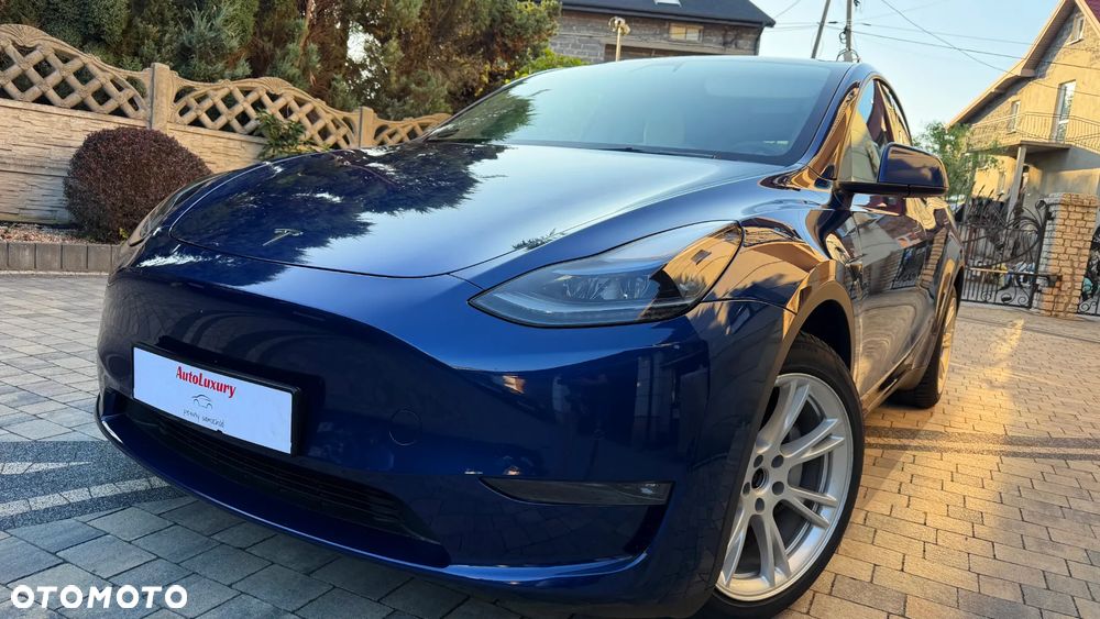Tesla Model Y Long Range AWD - 3