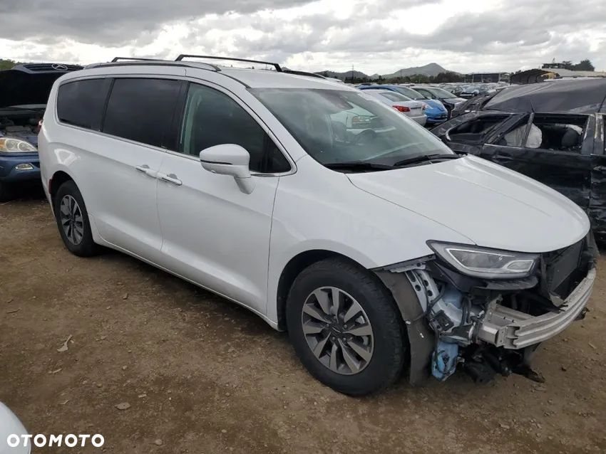 Chrysler Pacifica - 1